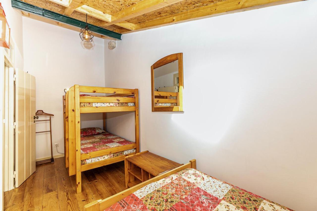 Moderno Apartamento Em Bairro Tipico Lisboeta リスボン エクステリア 写真